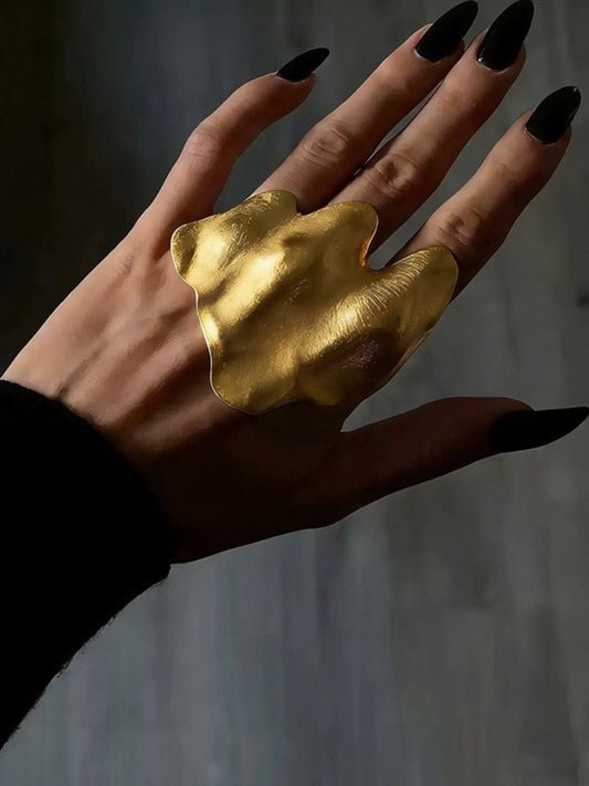 Ishhaara Asymmetrical Pleated Knuckle Ring